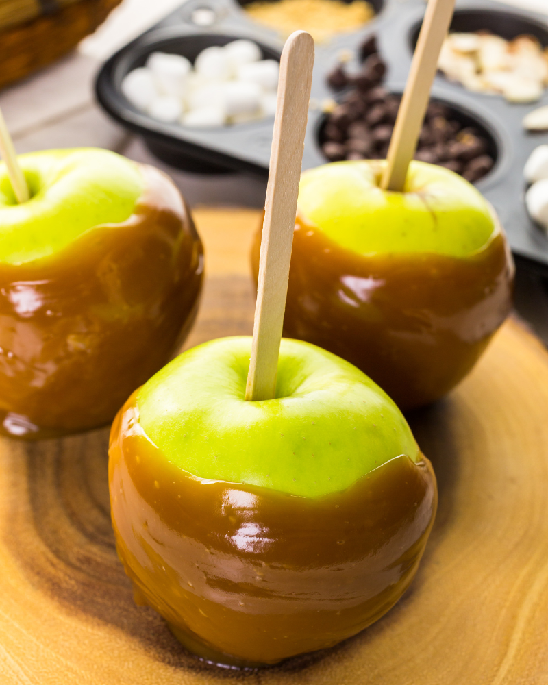 Caramel Drizzled Apples